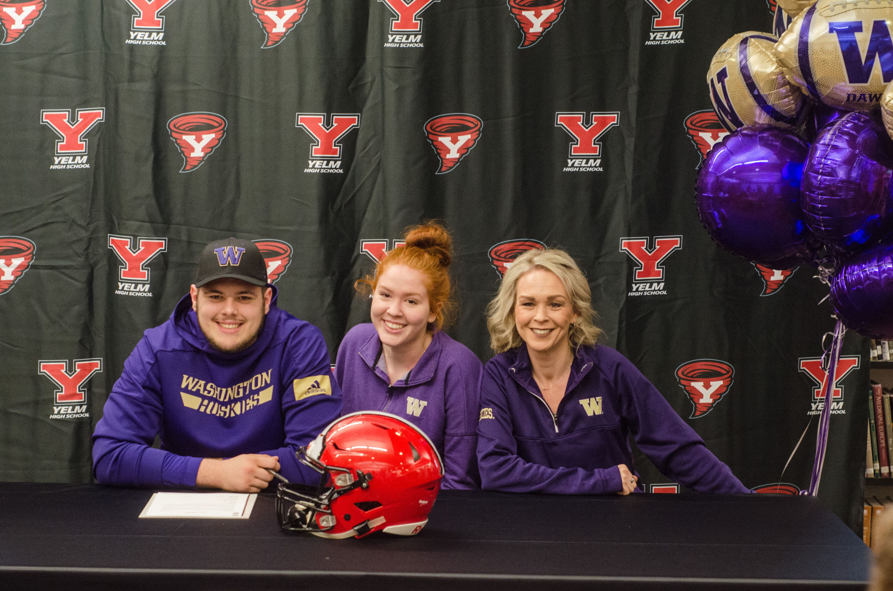 200213.sports.mcgannonsigning.er5.jpg